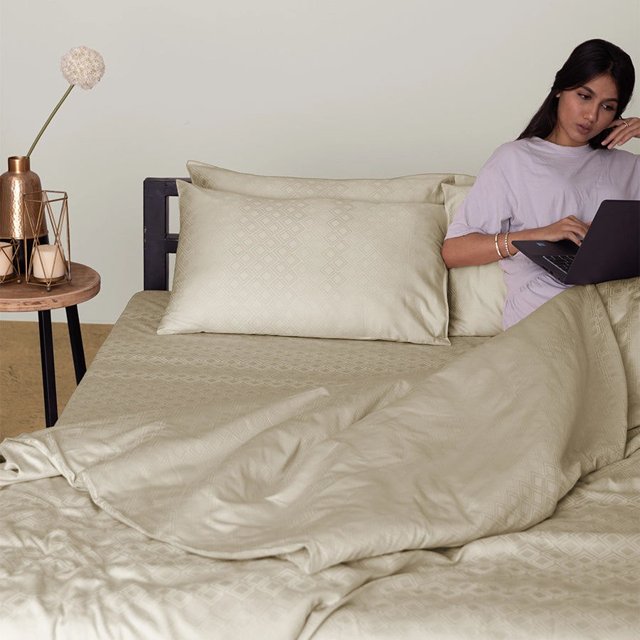 Bedding Bundle | Dazzling Diamond | 100% Cotton Fitted Bedsheet Set with Duvet Cover | 300TC